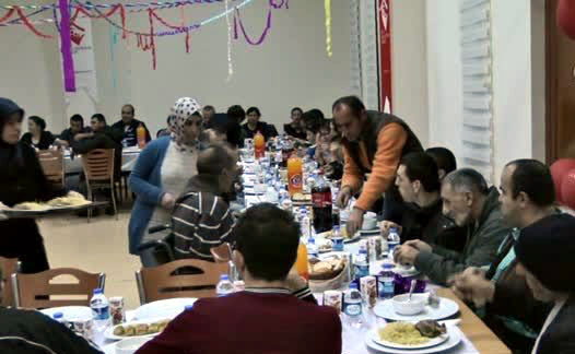 Engellilere kaz yemeği moral verdi