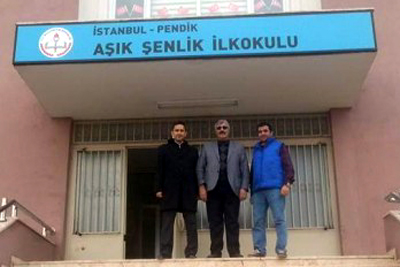 Aşık Şenlik İstanbulda yaşıyor