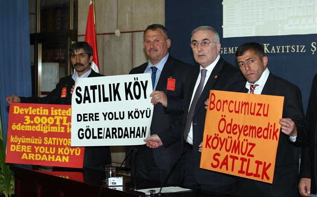 Salutlular, köyünü TBMM'de satlığa çıkardılar