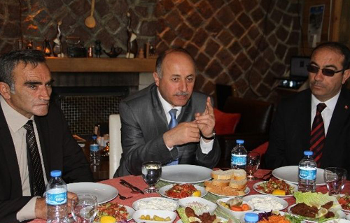 Hizmet Etmenin Onur Ve Şerefini Yaşıyorum