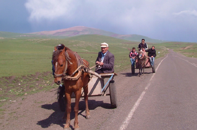 Köylülerin Tehlikeli Yayla Yolculuğu