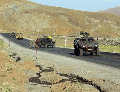 Kars'ta çatışma! 1 Er şehit oldu, 3 PKK'lı öldürüldü