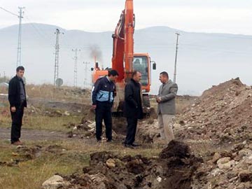 Başkan Köksoy, Kanalizasyon ve alt yapı çalışmalarını denetledi