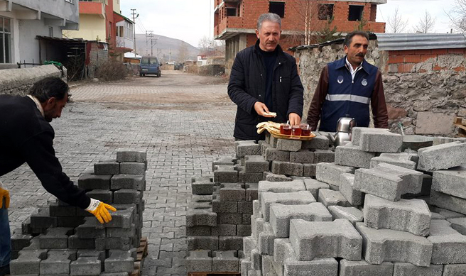 Hanak Belediyesi hem borç ödüyor hemde çalışıyor!
