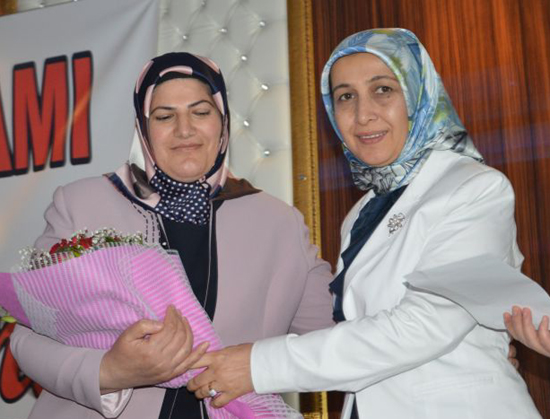 Anneler Gününde Anneler bir araya geldiler