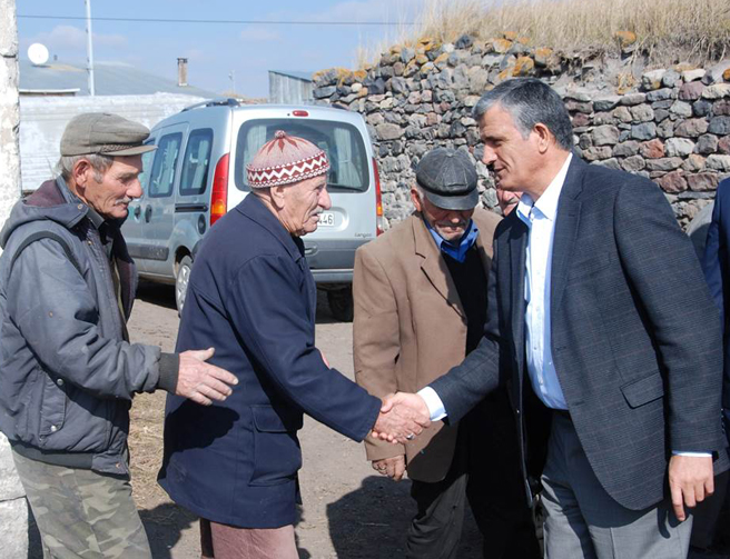 Vali Özefeden zincirleme köy ziyaretleri