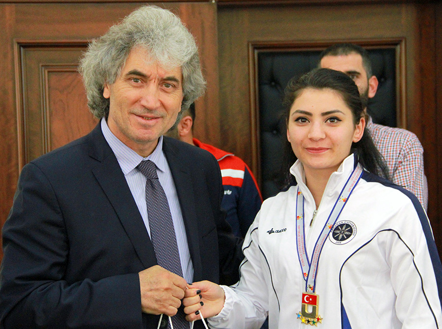 Şampiyonlardan, Rektör Korkmaza ziyaret