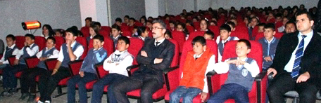 Gençler Bilgi ile Aydınlanıyor