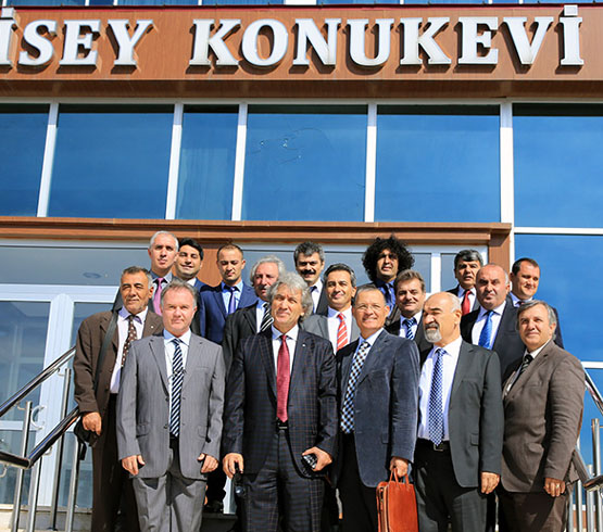 ARÜde akademik dönemin senato toplantısı yapıldı