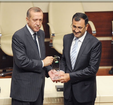 Başbakan Erdoğan'dan Başkan Kara'ya ödül
