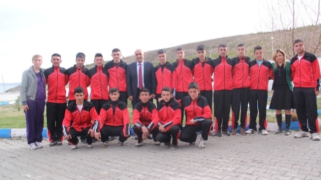 Azizoğlu'ndan Şampiyonluk Yemeği