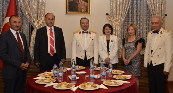 Ardahan Valisi Seyfettin Azizoğlu, resepsiyon verdi