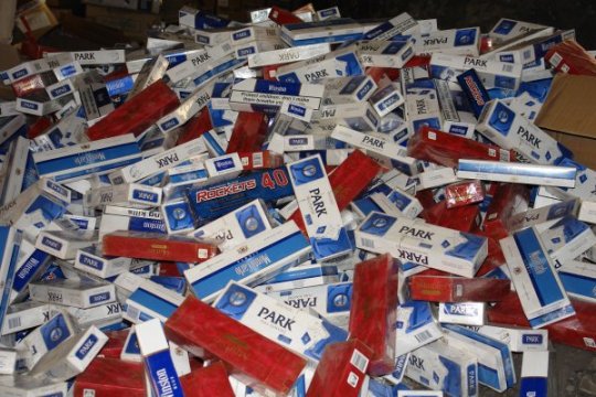 Gölede 700 paket kaçak sigara yakalandı