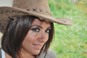 Sanatçı Nesrin Güneş, baba ocağında hasret giderdi