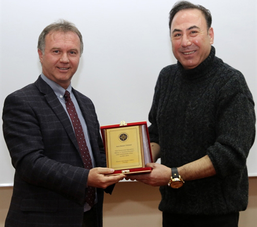 Arü'de Türk Tiyatrosu Konuşuldu