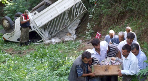 İftar yolunda kaza: 1 ölü 9 yaralı