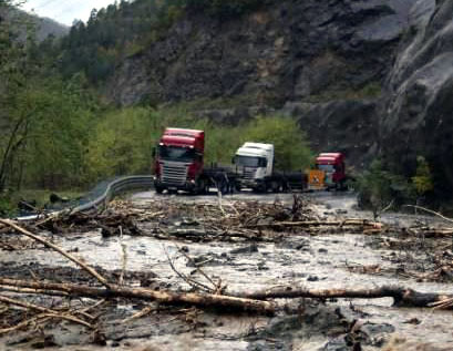 Ardahan-Ardanuç-Artvin yolunda heyelan uyarısı