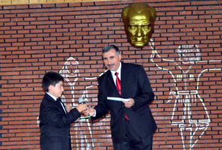 Camiye Koştular, Kuranla Buluştular