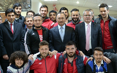 Vali Deniz'den Serhat Spor'a moral yemeği