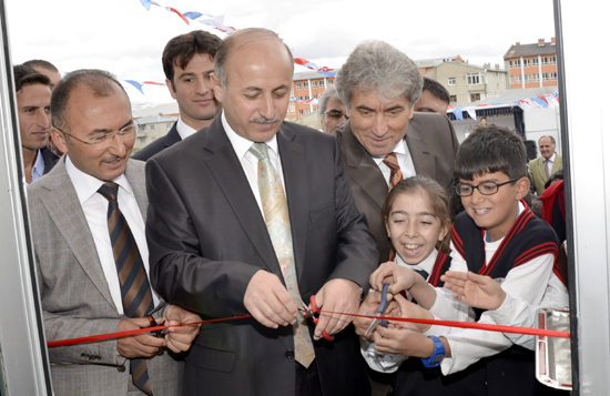 Ardahan&#039;da Yüzme Havuzu Sevinci