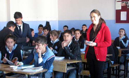Eyüp Sabri Çarmıklı Lisesinden aşure ikramı