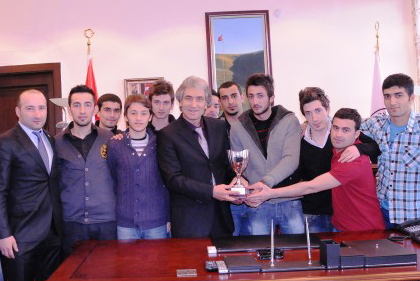FUTSAL Turnuvasında 3.&#8217;lük Kupası Sevinci