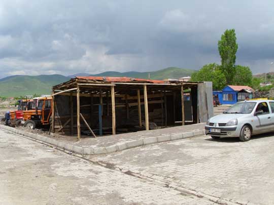 Yapılan yol Avrupa, Başkan'dan "Yeni köye eski adet"