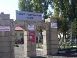 Göle'de Gürbüz Süleymanoğlu Parkının tabelaları var ama bina içindeki odalar boş duruyor!
