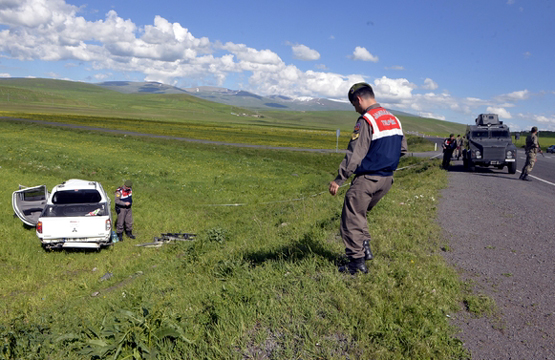 Ardahan'da trafik kazası:  1 ölü, 4 yaralı