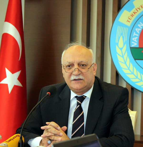 Afetler çiftçinin yakasını bırakmıyor