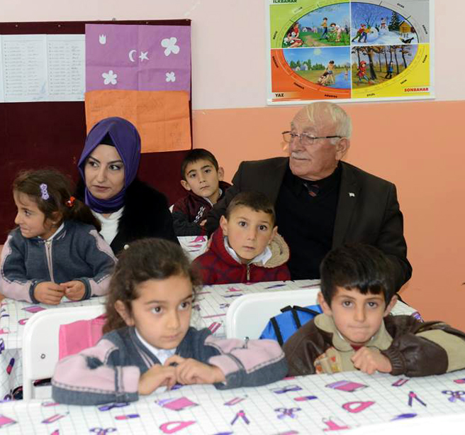 Türk Kızılayı'ndan Öğrencilere kırtasiye seti