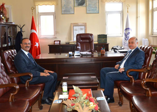 Vali Azizoğlu, Müftü Yılmaz'ı ziyaret etti