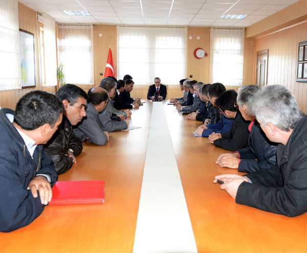 Vali Deniz, Amatör Spor Kulüpleriyle toplantı yaptı