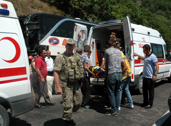 Posof'ta trafik kazası: 1 ölü 2 yaralı