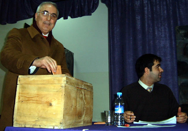 Yalçın Taştan ve Gürsel Tekin güven tazeledi