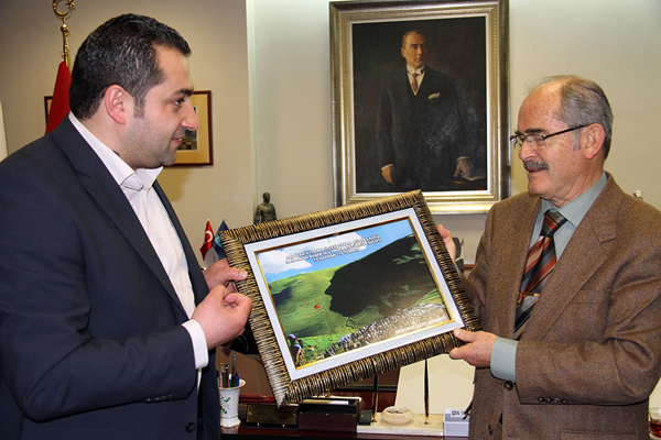 Ardahan Kent Konseyinden Büyükerşene övgü