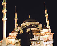 Bu gece, af ikliminin müjdecisi Regaip Kandili