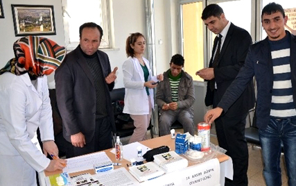 Ardahan'da Vatandaşların kan şekeri ölçüldü