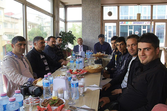 Başkan: Ben Peygamber Değilim, Evliya Hiç..