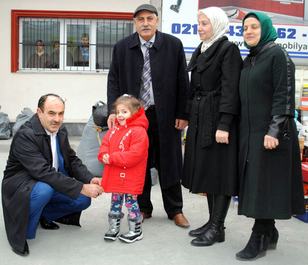 Savaşın çocuklarına Ardahanlı işadamı el uzattı