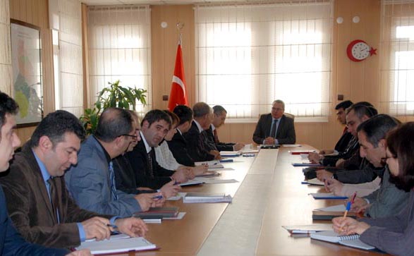 Vali Deniz'den Koordinatörlere sert çıkış