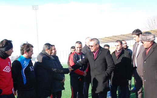 Vali Denizden Serhat Spora tam destek