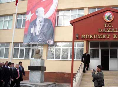 Validen İlçe ziyaretleri devam ediyor