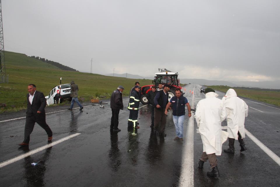 Ardahan'da Trafik Kazası 6 Kişi Yaralı
