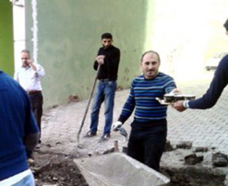 Muhtardan Belediyeyi kıskandıracak çalışma!