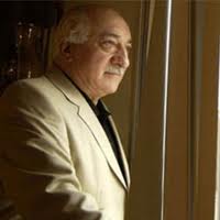 Karanlıklara ışık tutmada acele edin!..