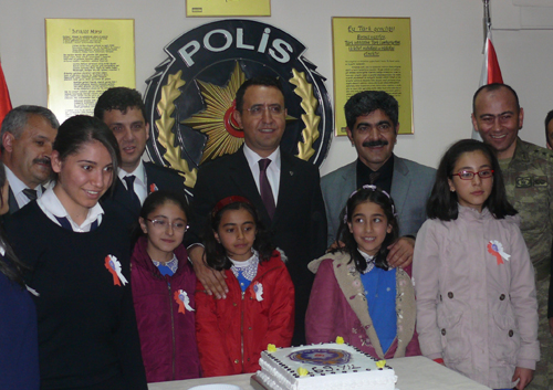 Polis, huzur ve güveninin teminatıdır