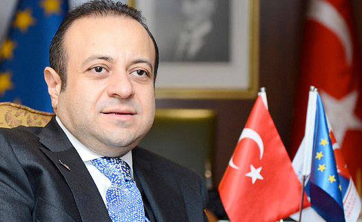 Bakan Bağıştan gençlere çağrı