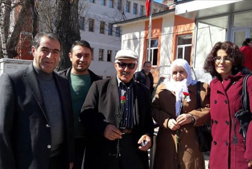 Sizlere bu hakları veren Gazi Kemal' unutmayın'
