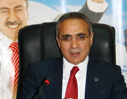 Yalçın Topçu: Anayasa Paketine Yeşil ışık yaktı